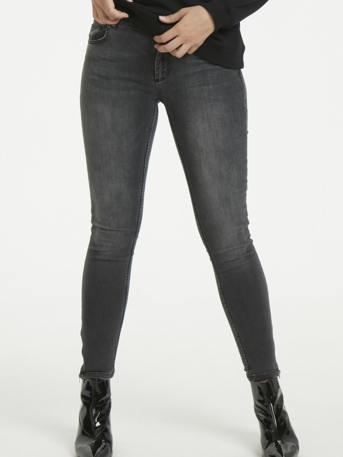 Noor Hvalsø Jeans - Denim Hunter - THE CELINAZIP