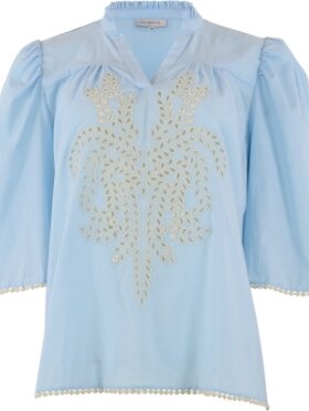 CONTINUE - Isa Embrodery Light Blue 