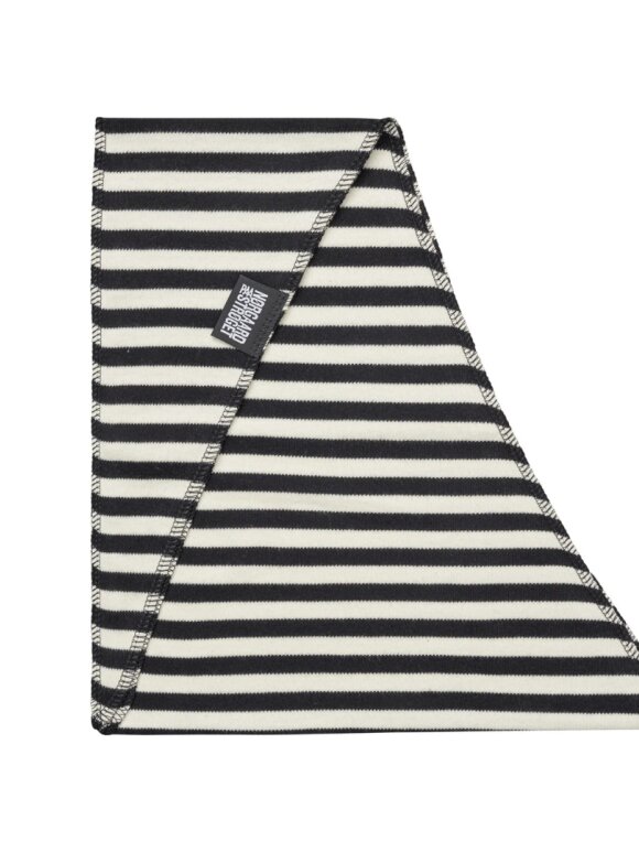 Mads Nørgaard - Nørgaard Triangle scarf