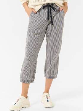 Kaffe - KAnaya Striped Capri Pants Kaffe - KAnaya Striped Capri Pants