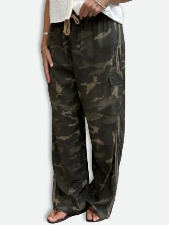 CONTINUE - CONTINUE Mable zebra/army CONTINUE - CONTINUE Mable zebra/army