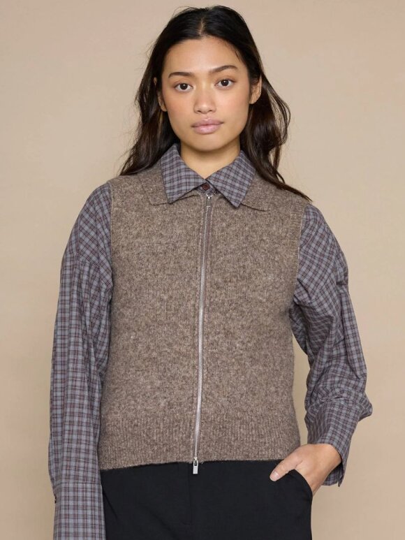 LOVE & DIVINE - LOVE & DIVINE Vest Brown LOVE & DIVINE - LOVE & DIVINE Vest Brown